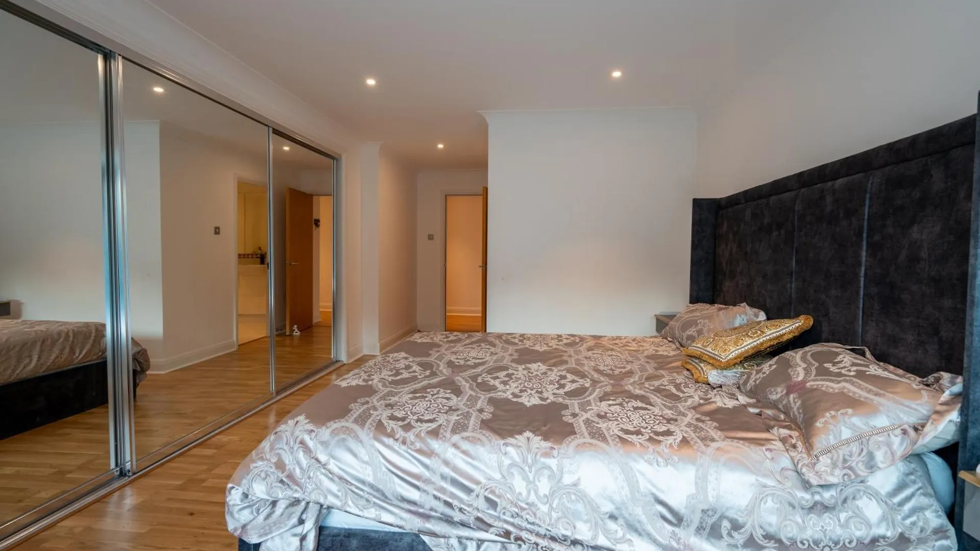 Tower Bridge Best Vue Apartment London