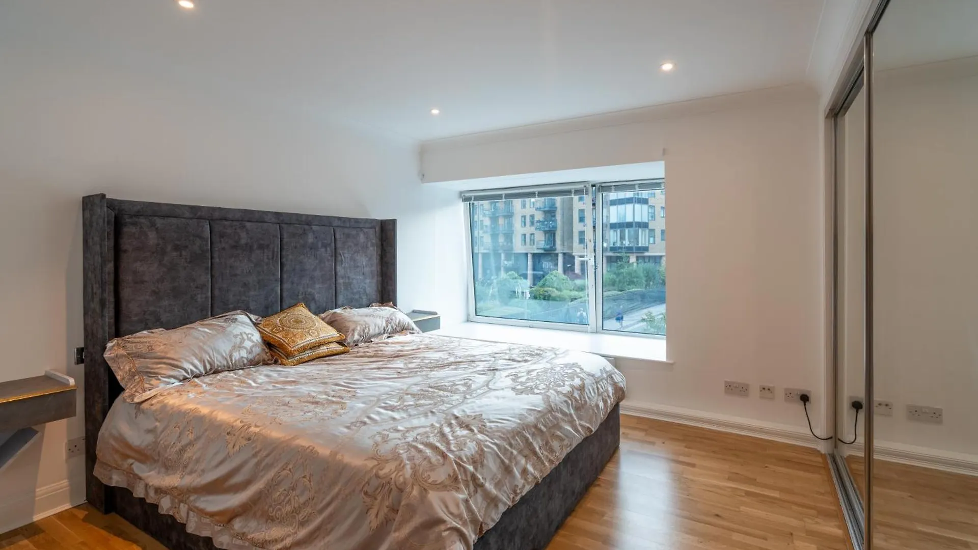 Tower Bridge Best Vue Apartment London