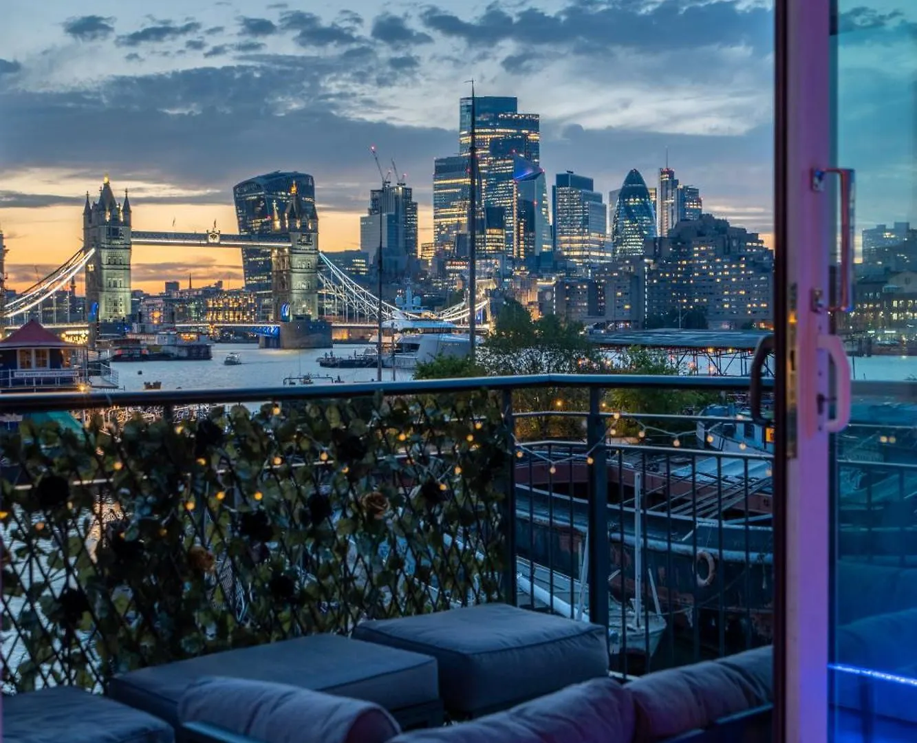 Tower Bridge Best Vue Apartment London